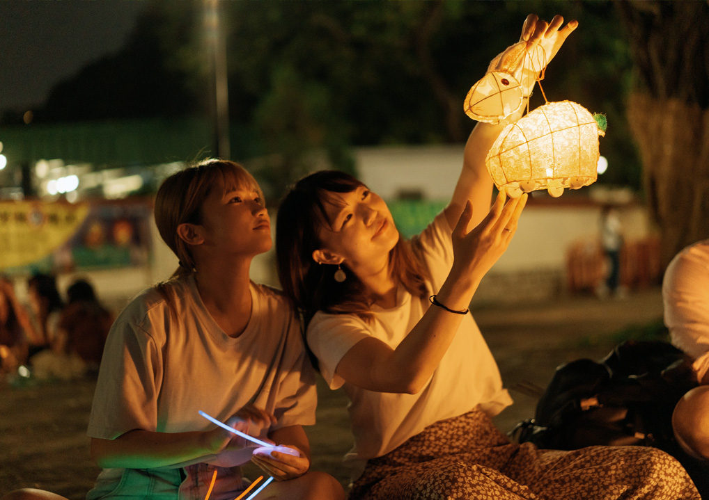 Moon Lantern Terrace